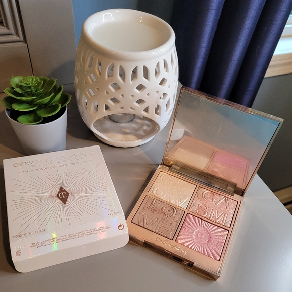 Charlotte Tilbury Other - Charlotte Tilbury Glowgasm palette